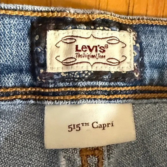 🌼 3 / $20 mix & match Levi's Blue Denim Capris 14 Good Condition! - Picture 4 of 8